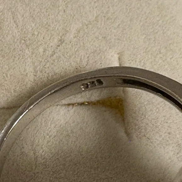 Vintage Emerald Ring - Picture 6 of 6